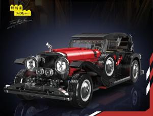 Vintage car in black/red